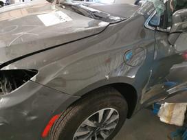 Chrysler Pacifica Perkant naudotą autodetalę ir keičiant ją mūsų autoservise auto