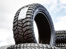 Radar Renegade R/T+, all-season 275/55 R20