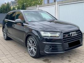 Audi SQ7 по частям. Audi sq7 modelis turime daliu dizeliui ir benzinui i