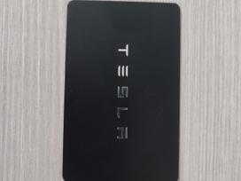 Tesla Model Y аксессуары и эксплоатационные материалы