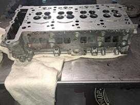 Mercedes-Benz C220 variklio detalės