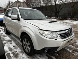 Subaru Forester Odinis salonas multimedija kablys xenon žibintai žieminės pa