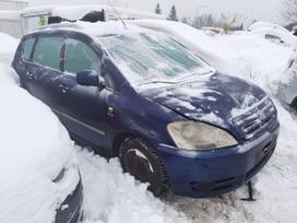 Toyota Avensis Verso for parts. Automobilis ardomas dalimis запасные части автомобил