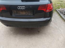 Audi A4 по частям. Yra ir sidabrinės spalvos