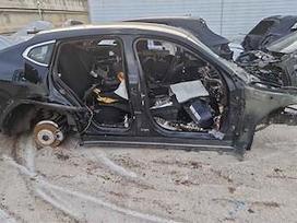 BMW X4 Dalimis dokumentai raktai