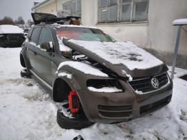 Volkswagen Touareg for parts. Automobilis ardomas dalimis запасные части автомобил