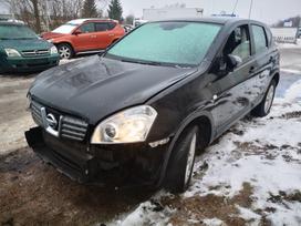 Nissan Qashqai dalimis. Automobilis ardomas