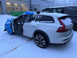Volvo V60 Cross Country по частям. Variklio kodas b4204t23 kėbulo spalvos kodas birch