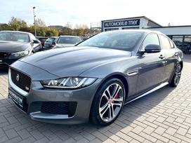 Jaguar XE по частям