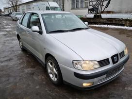 Seat Cordoba по частям. Automobilis ardomas dalimis запасные части автомобил