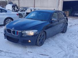 BMW 120 Ardyme turime keletą tokio modelio automobilių skirtingų spalvų