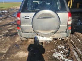 Suzuki Grand Vitara dalimis. Europa dalimis