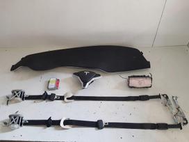 Tesla Model S Panele airbag dirzai