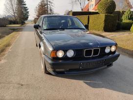 BMW 525, 2.5 l., saloon / sedan