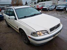 Volvo V40 for parts. Automobilis ardomas dalimis запасные части автомобил