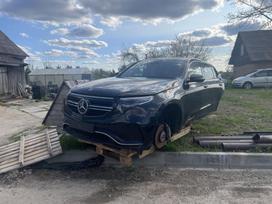 Mercedes-Benz EQC for parts.