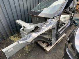 Tesla Model S 4 varomu