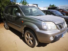 Nissan X-Trail по частям. Automobilis ardomas dalimis запасные части автомобил