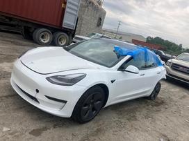 Tesla Model 3 for parts. Nuotraukos ardomo automobilio taip pat turime ir
