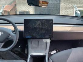Tesla Model Y по частям.