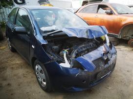 Toyota Yaris dalimis. Automobilis ardomas dalimis запасные части автомобиля