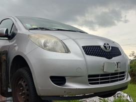 Toyota Yaris 37069885048