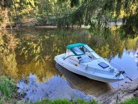 Bayliner 1952 Capri, jachtos / kateriai