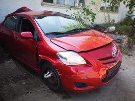 Toyota Yaris dalimis. Automobilis ardomas dalimis запасные части автомобиля