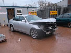 BMW 530 Bmw 530 2004m juodas odinis salonas lieti ratai r18 automatinė