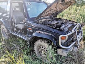 Mitsubishi Pajero Dalis siunciu detali vysylaju