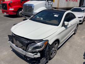 Mercedes-Benz CLA250 по частям. Automobilis is amerikos uzsiveda ir vaziuoja