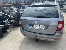 Skoda Superb dalimis. Europa navigacija columbus kablys oda