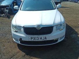 Skoda Superb dalimis