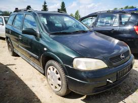 Opel Astra dalimis. Automobilis ardomas