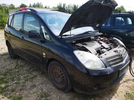 Toyota Corolla Verso dalimis. Automobilis
