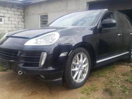 Porsche Cayenne dalimis. Vilnius prašiškių g 53 7 angaras variklio defektas