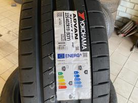 Yokohama Advan Sport V107, summer 225/40 R19