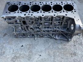 BMW 5 serija, N57d30a 7823013, engine block