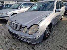 Mercedes-Benz E320 по частям