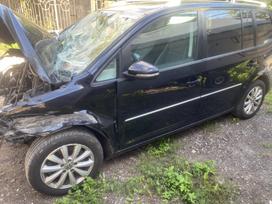 Volkswagen Touran Dalimis variklis cfh 6 begiu greiciu deze detaliu pristatym
