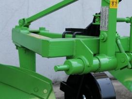 Farmostal Su 25 cm užgriebio pločiu, plūgai