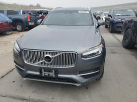 Volvo XC90 Inscription komplektacija r21 ratai juodos lubos orine pakaba