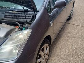 Toyota Prius по частям