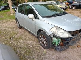 Nissan Tiida dalimis. Variklio kodas hr16de