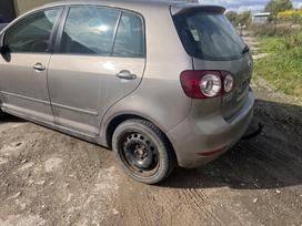 Volkswagen Golf Plus dalimis. Kebulas grazus be rudziu kablys
