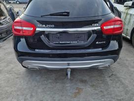Mercedes-Benz GLA200 по частям