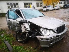 Mercedes-Benz C klasė dalimis. Automobilis ardomas dalimis запасные части автомобиля