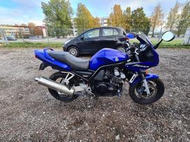 Yamaha FZS, street / classic