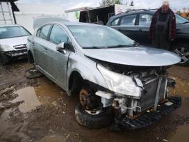 Toyota Avensis dalimis. Automobilis ardomas dalimis запасные части автомобиля