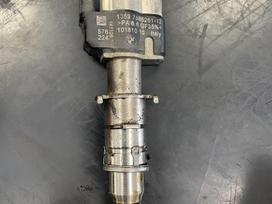 BMW 750, 13537585261-12, injection system